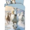 Dekbedovertrek ZouZou 140x220 + 1* 60x70 cm - 10159.14.01 ZouZou Wild and Free kinderdekbedovertrek met rennende witte paarden in zee blauw productfoto
