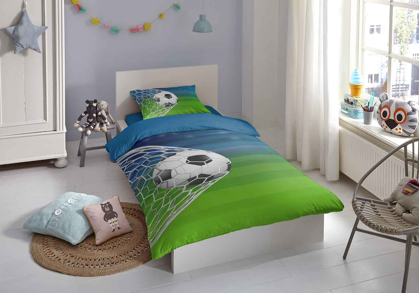 Kinderdekbedovertrek voetbal blauw met voetbal in doelnet – 31107 Match ZouZou - sfeerfoto