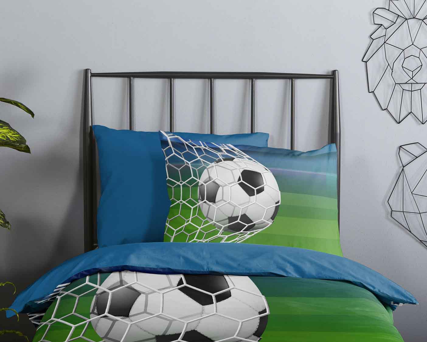 Kinderdekbedovertrek voetbal blauw met voetbal in doelnet – 31107 Match ZouZou - detail foto