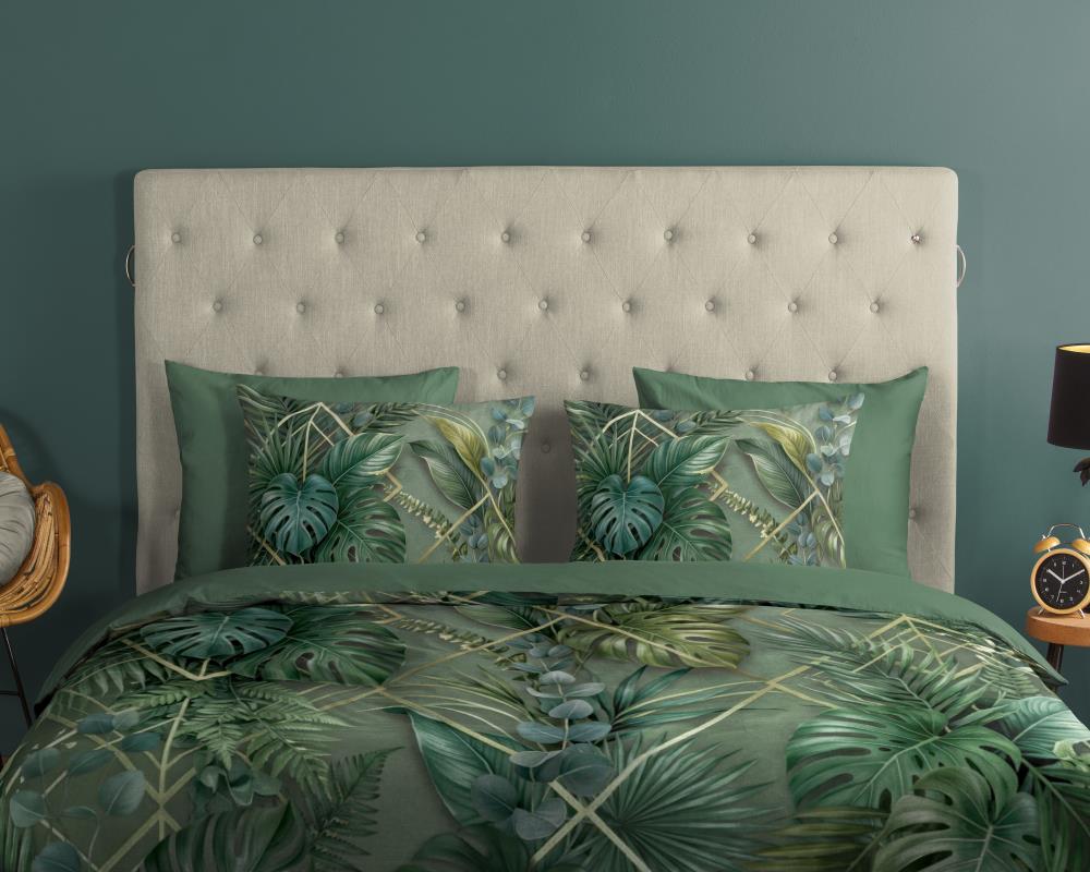Dekbedovertrek Ranee Good Morning 1 persoons (140x200/220 cm) 100% katoen renforcé groen - 33613.44.01 Groen dekbedovertrek met monstera palmbladeren en geometrische goudaccenten - overtrek katoen 33613 ranee sfeerfoto detail